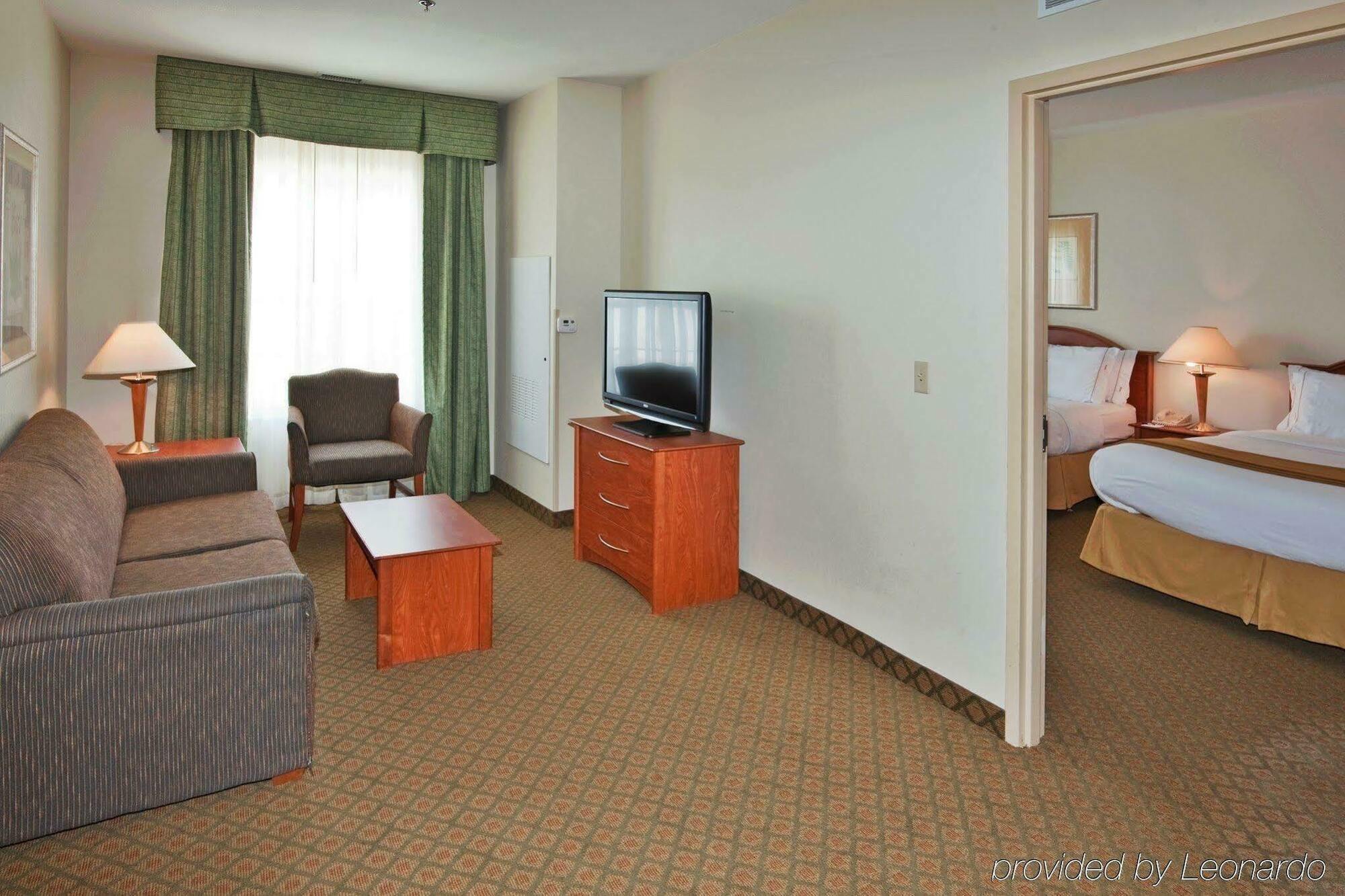 Holiday Inn Express Hotel & Suites Southfield - Detroit, An Ihg Hotel Εξωτερικό φωτογραφία